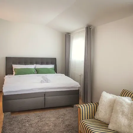 Minata Apartment *